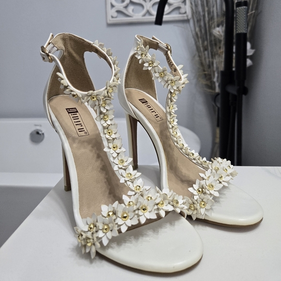 IDIFU Shoes - Idifu Flower Studded High Heels